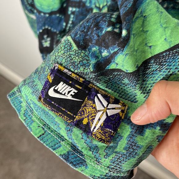 NIKE Athletic Cut ‘Bryant’ Crew Neck Short Sleeve Shirt Size XXL - Picture 2 of 6